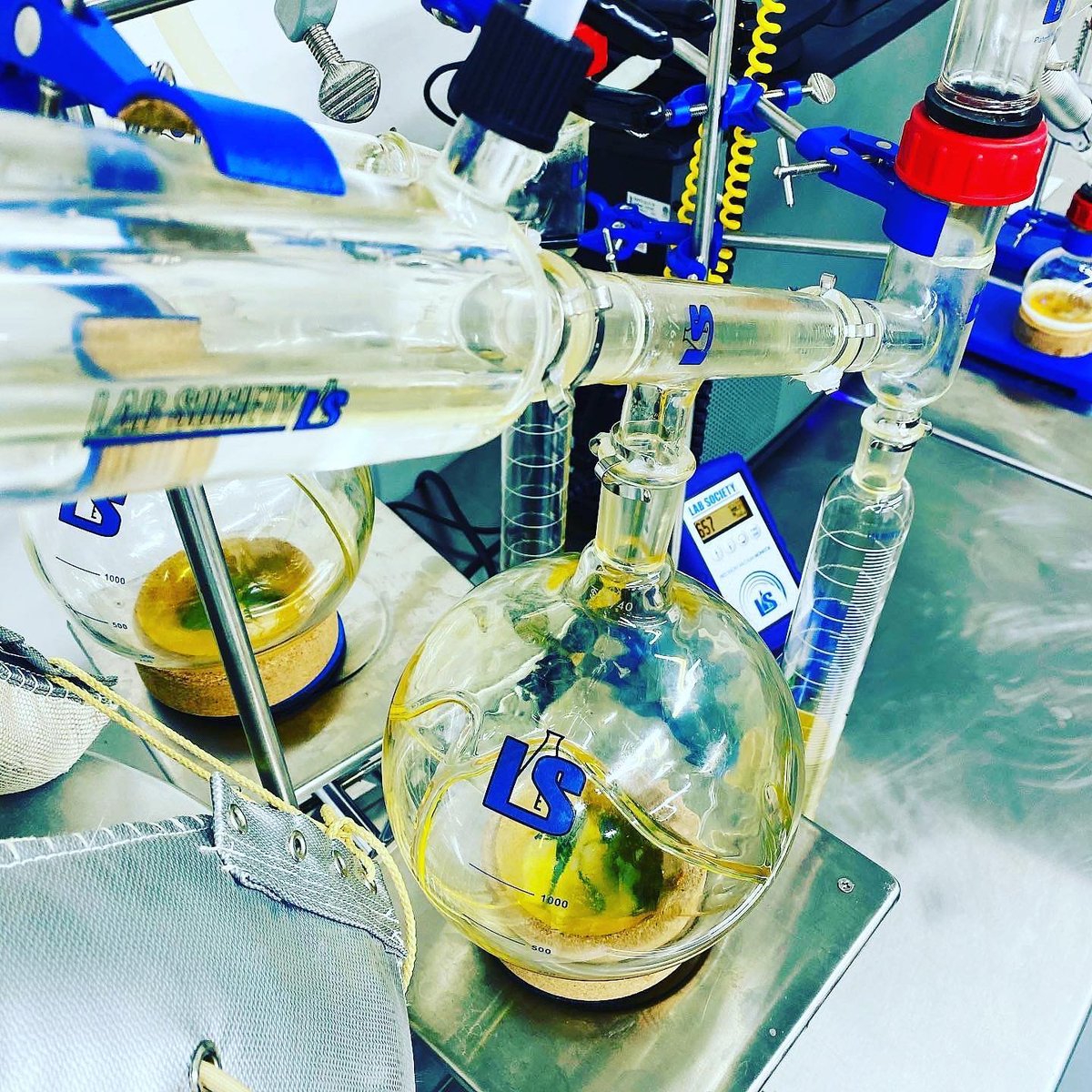 LabSociety's tweet image. ❝
Our 20L short path distillation kit from Lab Society helps us to process large runs of crude, resulting in top quality distillate. We love this machine, thank you Lab Society!
❞

From: @highelevationlabs

labsociety.com/lab-equipment/…

#labsociety #shortpath #shortpathdistillation