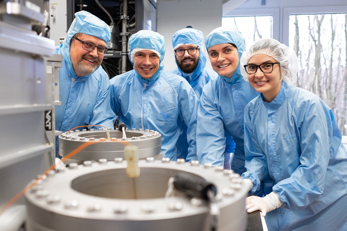 PHBmex's tweet photo. "Green light" for our interdisciplinary nanotech center INCYTE. We are deeply grateful to the government of Northrhine-Westfalia for the final "go". 5200m2 high-tech for #sensorics #biotech and #materials research and innovation at the service of #sustainable future @UniSiegen ! https://t.co/Cd96nxFp9x