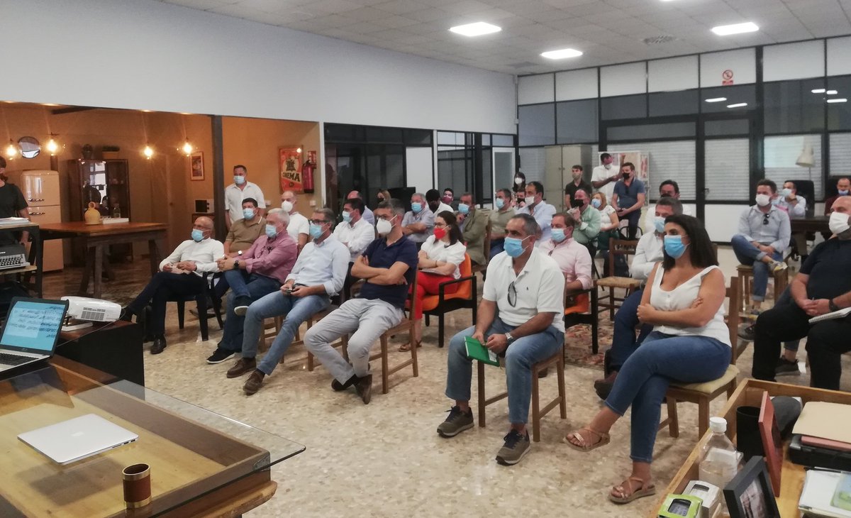 Aljarafe_Donana's tweet photo. La cooperativa @alternacoop nos presenta su exitoso modelo de #MovilidadCompartida y el #carsharing eléctrico, una importante herramienta para la #descarbonización de las ciudades
#LICLE #DesarrolloRural #Leader #transiciónenergética #EficienciaEnergética #Andalucía #Valencia https://t.co/1SoMy31C79