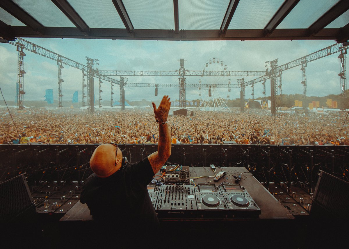 Missed that view! 🙌
<a href="/Parklifefest/">Parklife 🪩</a> till next time 🤘

📸 <a href="/Samneill_photo/">Sam Neill</a>