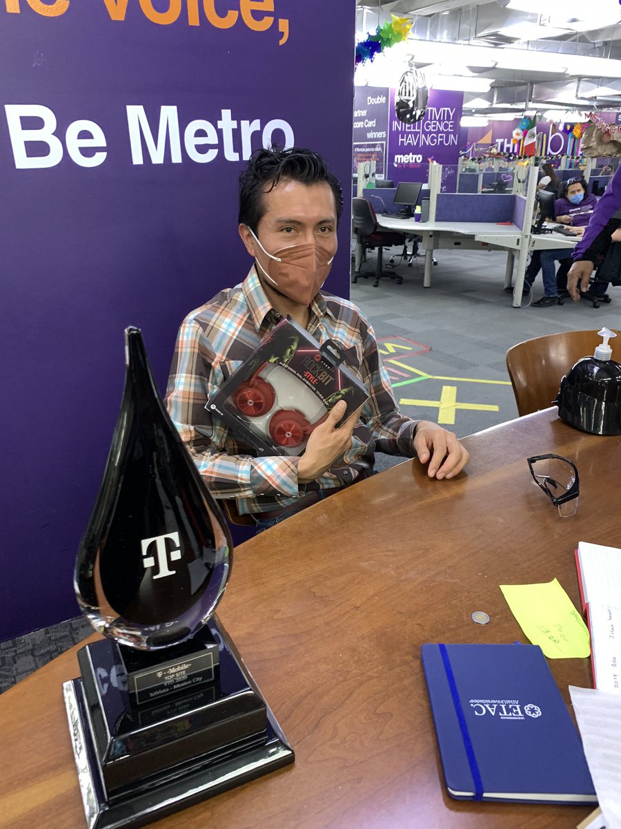 #WeAreMetro Ladies and gentlemen here our first  UP THE UP winners #PurpleLIFE well done Rafa and Armando for your great effort 🤩🤩🤩👍🏻<a href="/jayndallas55/">PJ Moore</a> <a href="/MetroByTMobile/">Metro by T-Mobile</a> <a href="/HPDEC1969/">Hector Perez</a> <a href="/metrobyTMOCDMX/">CDMX</a> <a href="/oscaruizqasuper/">The voice avanger</a> <a href="/Daniel_S181/">DANIEL</a> <a href="/Josie_MPCS/">Josefina Garcia</a> <a href="/JonFreier/">Jon Freier</a>