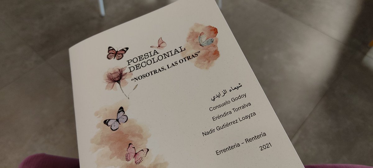 itziar_ostolaza's tweet photo. Aurkeztu dugu ikasturteko #EskolaFeminista, ahalduntzerako eta elkar zaintzarako tresna, poesia dekoloniala tailerrean parte hartutako emakumeen eskutik. Mila esker #BidezBide por compartir vuestros "sentipensares" con nosotras. Plazer izan da #Errenteria #Orereta @HerriBizia https://t.co/sVHVrSEiIG