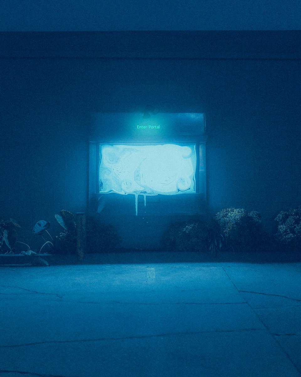 whateveroxy's tweet image. into the dark