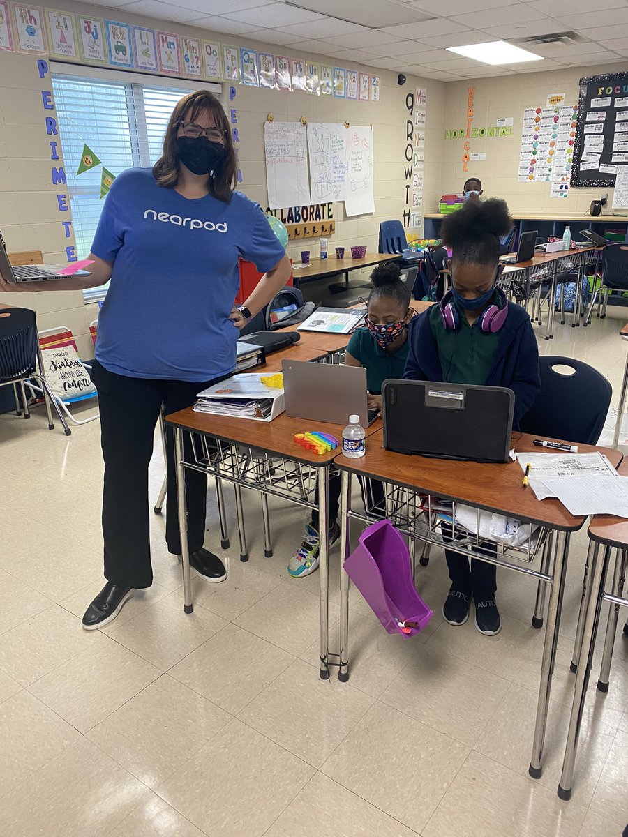 allycattt1's tweet photo. I was able to stop in and see one of our Nearpod top users! How fitting that she was wearing her Nearpod shirt. @gilliard_gators @faithlucy1 @MCPSSInstTech @MobilePublicSch https://t.co/lOiI1iih5C