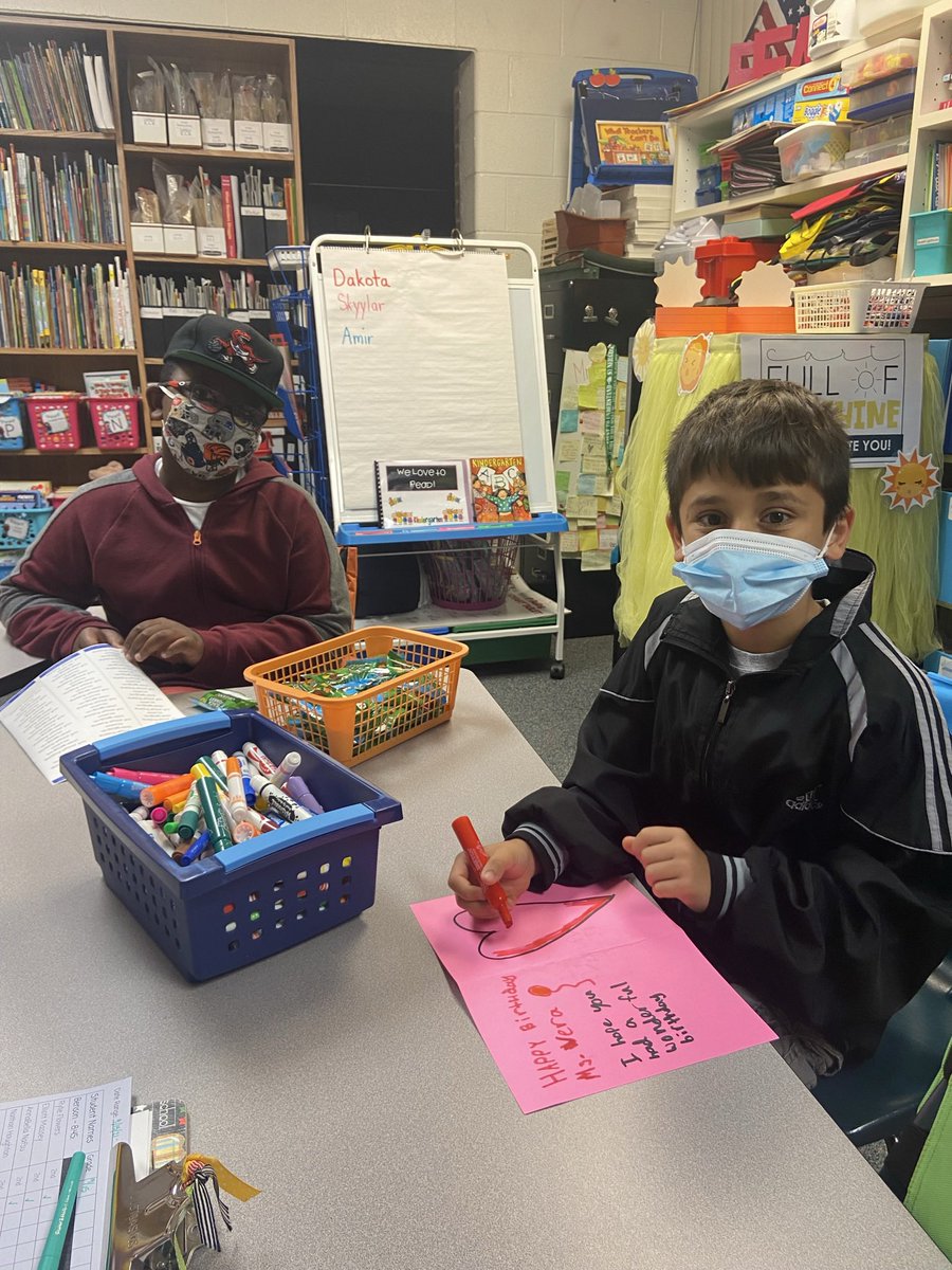 ☀️Sunshine Leaders getting ready to spread some cheer!☀️ #wearelamphere <a href="/hillerwildcats/">Hiller Elementary | The Lamphere Schools</a>