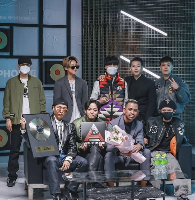 StrOngerCKW's tweet photo. Hola! Busco mutuals. Soy nueva en Twitter y en el fandom también. Staneo a los artistas de h1gher music (pH-1, Haon, Big Naughty, Trade L, Sik-K), AOMG (Simon, Gray, Code kunst , loco, Won-Jae).  Ash island, D.Ark, Changmo, DPR LIVE, DPR IAN. Acepto recomendaciones. Fav y retwitt https://t.co/Lu15JTv7if