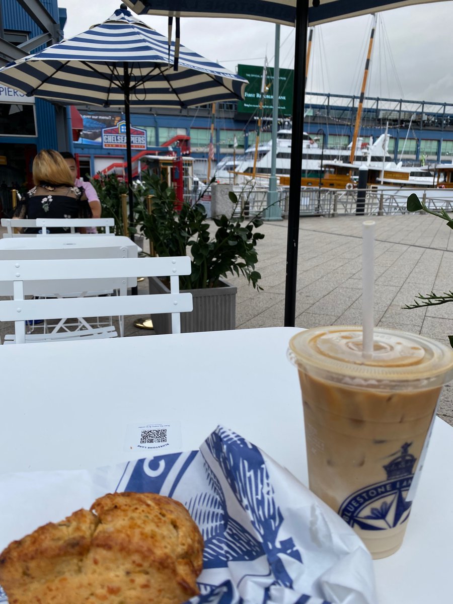 MelissaConnoll6's tweet photo. #midweekadventure High Line to Chelsea Piers waiting to sail. https://t.co/zIW19vT79i