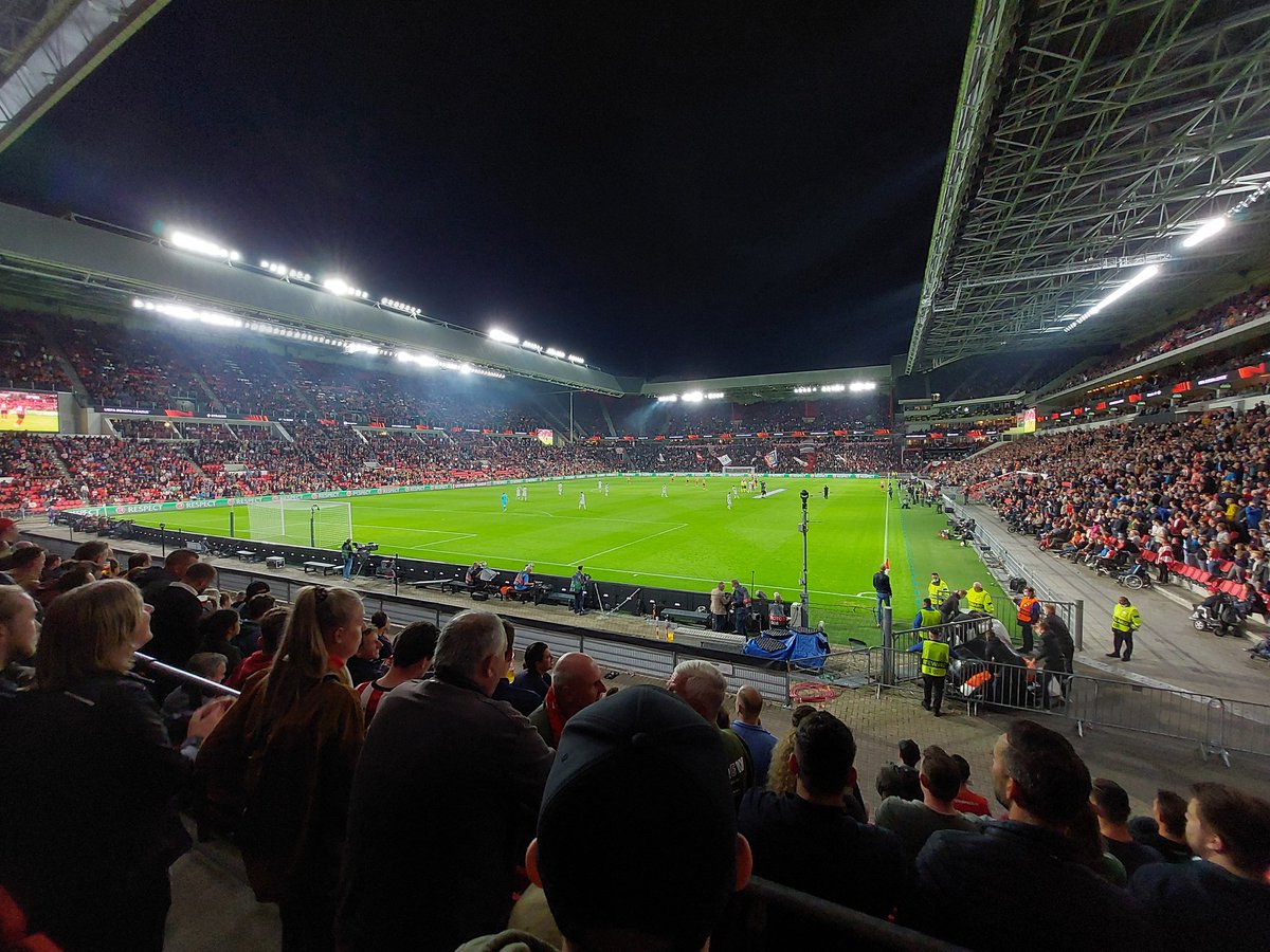 baskuuh's tweet photo. 🏟Jan Louwers Stadion✔
🏟De herdgang✔
🏟Philips stadion✔
Eindhoven is na vandaag uitgespeeld. En met alle respect, die Europa League is zo gek nog niet. Tot de volgende keer Eindhoven 👋
#PsvSoc https://t.co/AMAJZ3OVUA