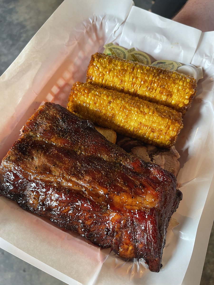 PappySmokehouse's tweet photo. Round 2 is live! 
If you love our ribs, we'd love your vote! 🗳

See link on bio to cast your daily 🗳

Vote daily through Sunday, 9/19 and help us get to Round 3!

#feastmagazine #feastfaceoff #bestbbq #stlouis #pappyssmokehouse #ribs #porkribs #porkmafia #stlfoodscene https://t.co/HfcgDIByIS