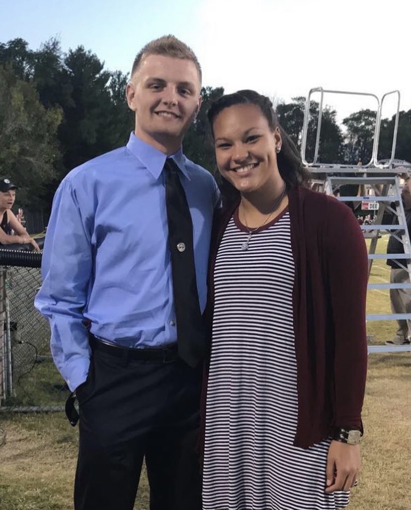 hleft22's tweet photo. If you didn’t know him, you missed out. Gosh he would piss me off sometimes but I knew he loved me. He was always down to take pics with me. His smile was contagious and I loved it. I just hugged him two weeks ago. What I would give to hug him again.. https://t.co/UjTXBc8lMz
