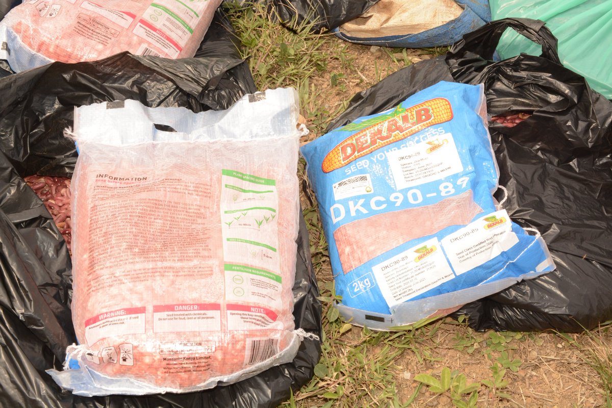 We held a community review meeting to inform our beneficiaries the progress and plans about the mobile farm school project. Trainees were given high quality seedlings and spray pumps ahead of the rainy season. Thank you our partners,@kindernothilfe #YouthForFarming