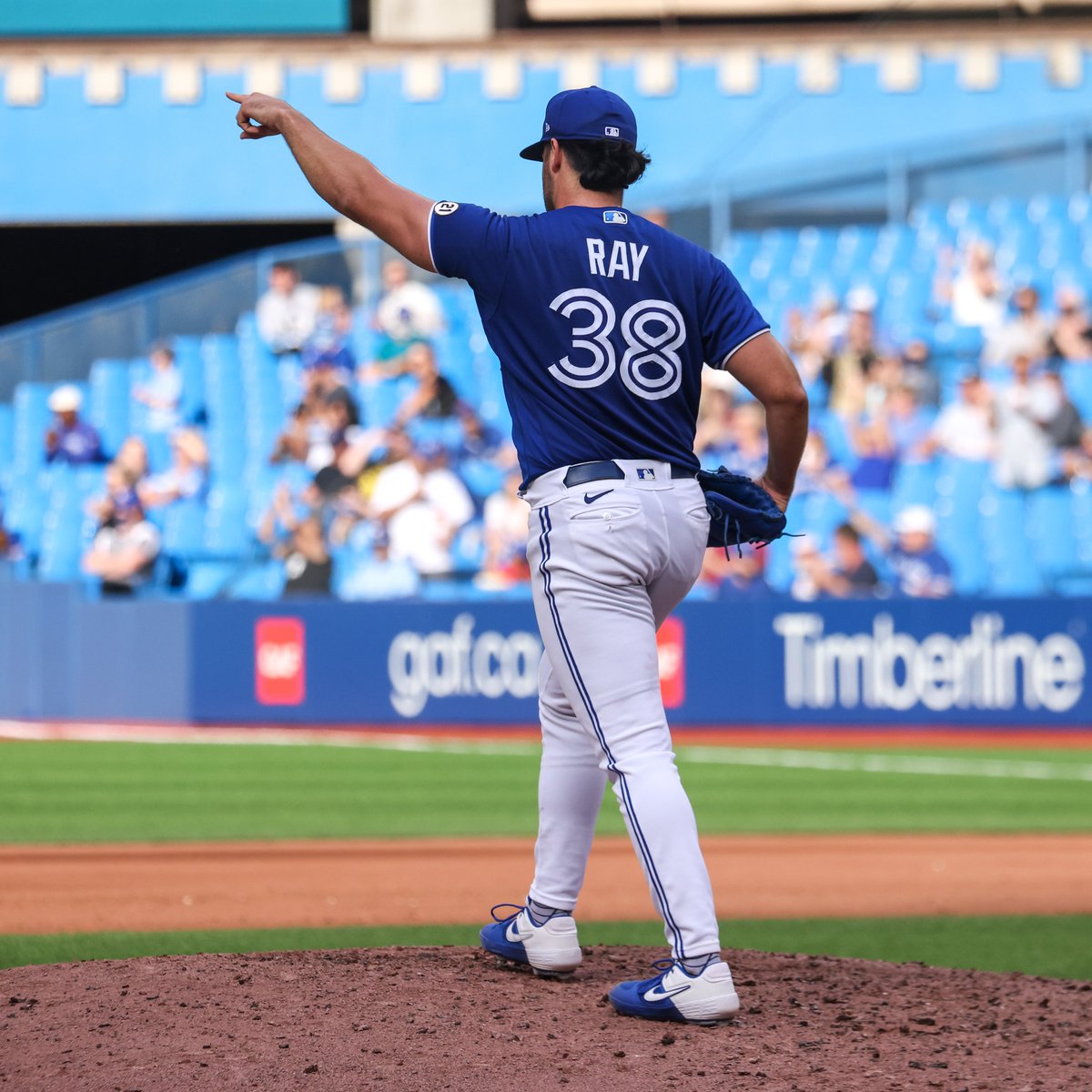 BlueJays's tweet photo. FUN FACT: @RobbieRay currently leads the AL in… 

🔥 ERA (2.64)
🔥 Strikeouts (233)
🔥 Quality Starts (22)
🔥 Innings (177.1) https://t.co/pmMlOfmLWH