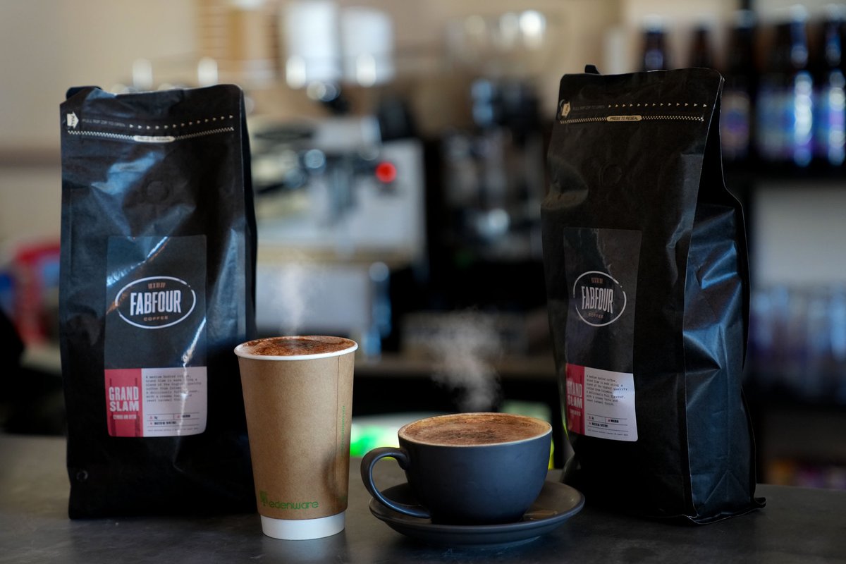 Does dim angen galw mewn i'n gweld ond am y bwyd blasus! Mae croeso i chi alw mewn am ddiod hefyd! 

You don't have to call in to see us just for our tasty food. We have some tasty stuff to drink also!   We are proud to be offering <a href="/fabfour_coffee/">Fab Four Coffee</a> here at the Byrgyr Restaurant!