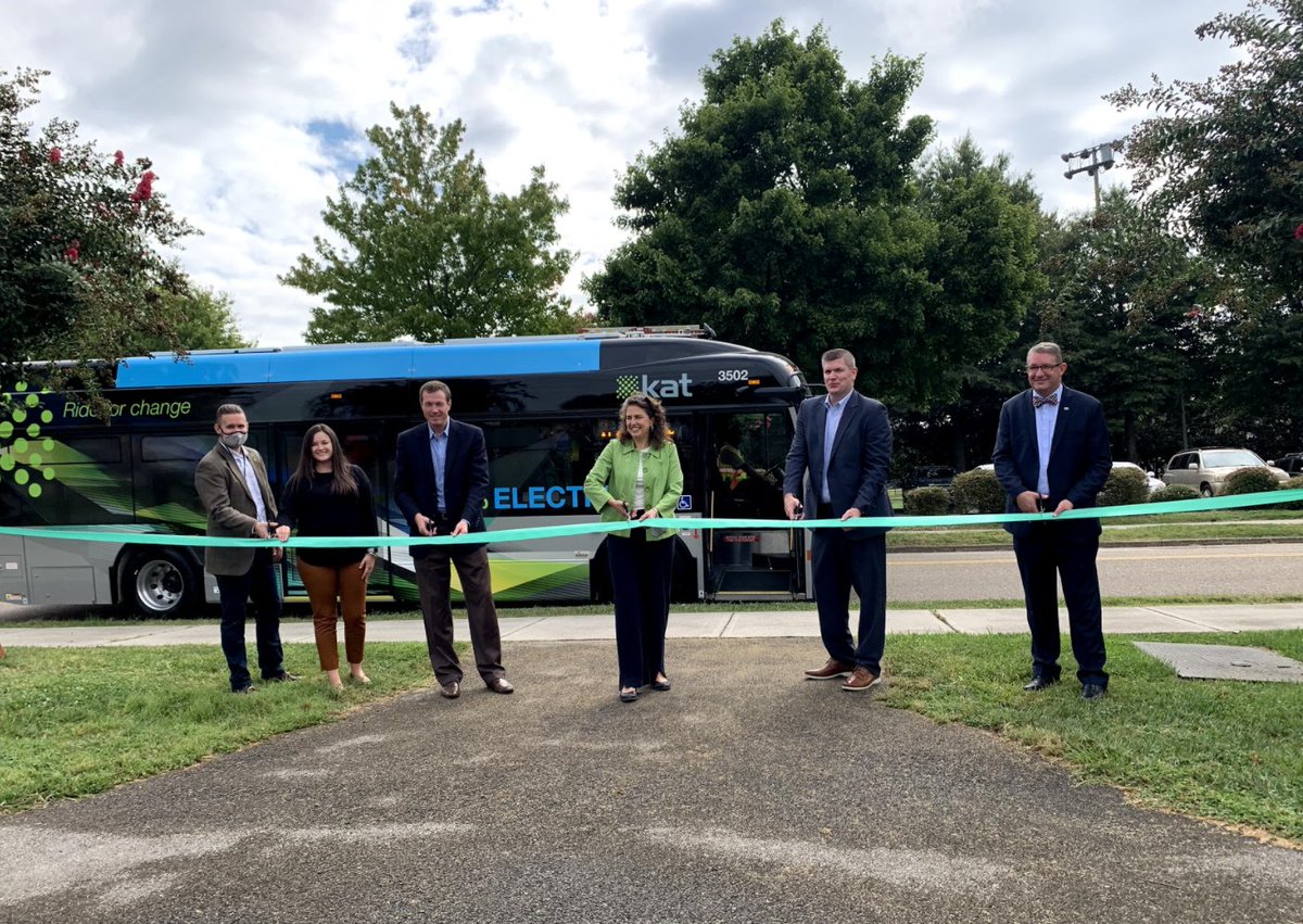 Today, the City of Knoxville unveiled two of its new fully electric transit buses. These buses are part of a purchase of 18 to help the city reach its goal of electrifying its fleet by 2030. Thanks for the ride, Malcolm! We can't wait to see more EV buses across the region.