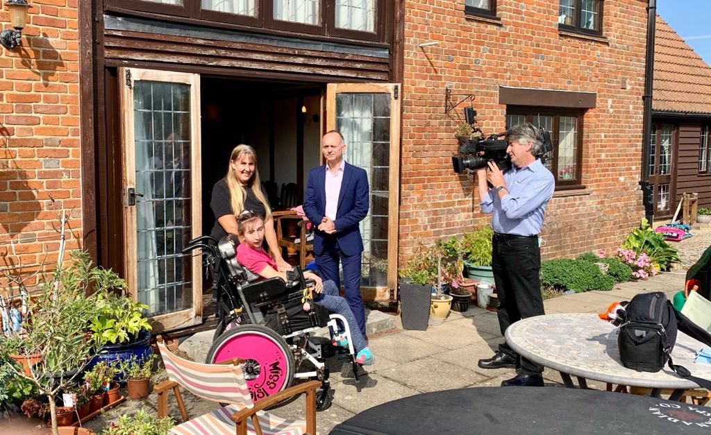 Talking about wheelchairs with @BBCSouthNews @AlastairFeeBBC as many people struggle to get appointments and suitable chairs hoping for better provision in the future! #wheelchairs #nhs #outsourced #betterprovisionneeded #necessity