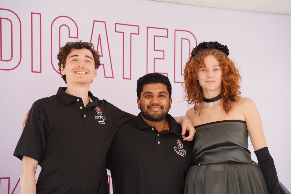 UArkELEG's tweet photo. Still electrified by our turnout last Friday at #comeasyouarkansas ! The projects our students displayed were simply amazing!!  

#electricalengineering #design #innovation #stem #science #students #uark #uark150 https://t.co/neM6c4Fk8r