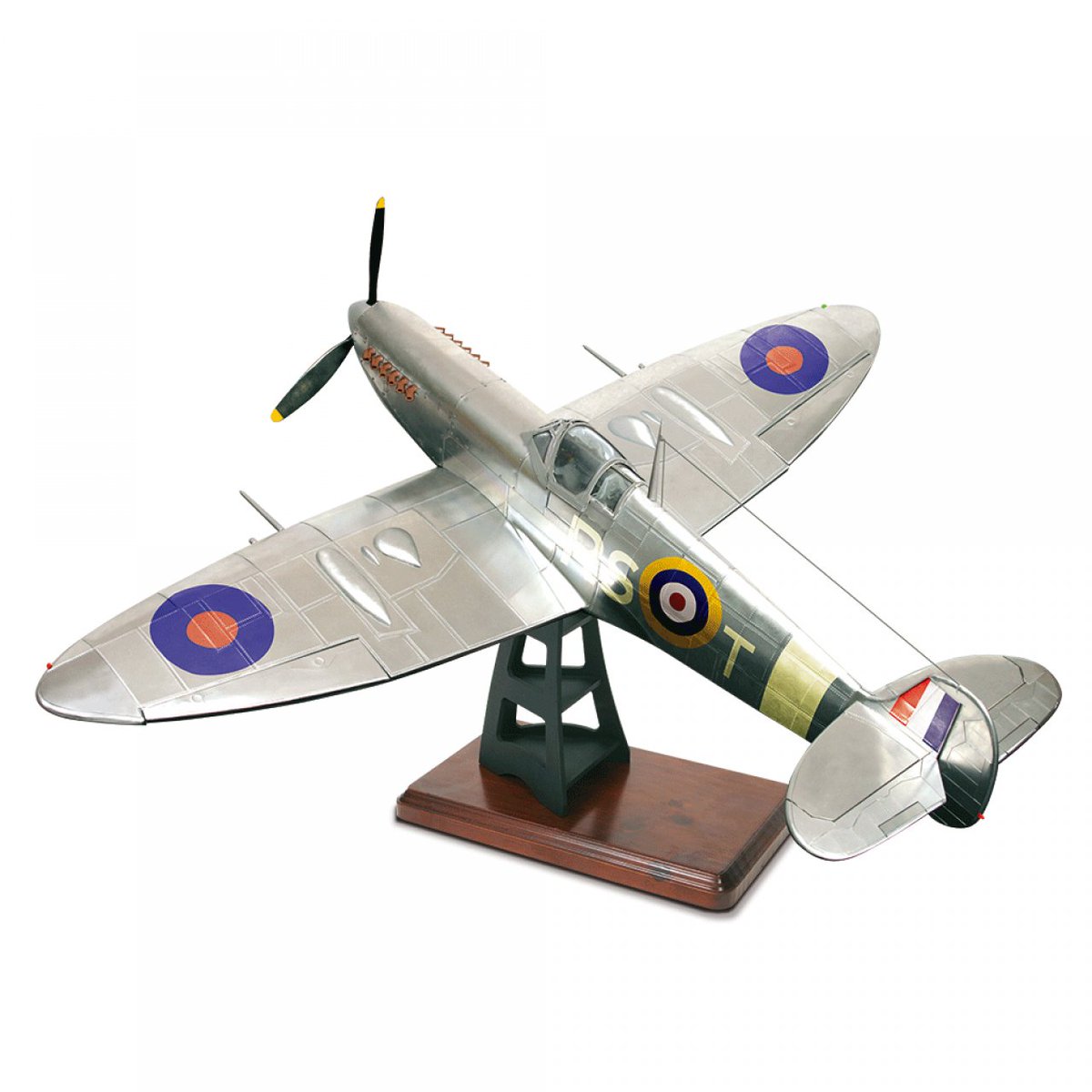 ModelSpaceUSA's tweet photo. The Spitfire is the most famous fighter plane of World War II! Order your full kit now and build this iconic plane in large 1:12 scale! https://t.co/pYSNIiIeFH https://t.co/NALu5aeEgr