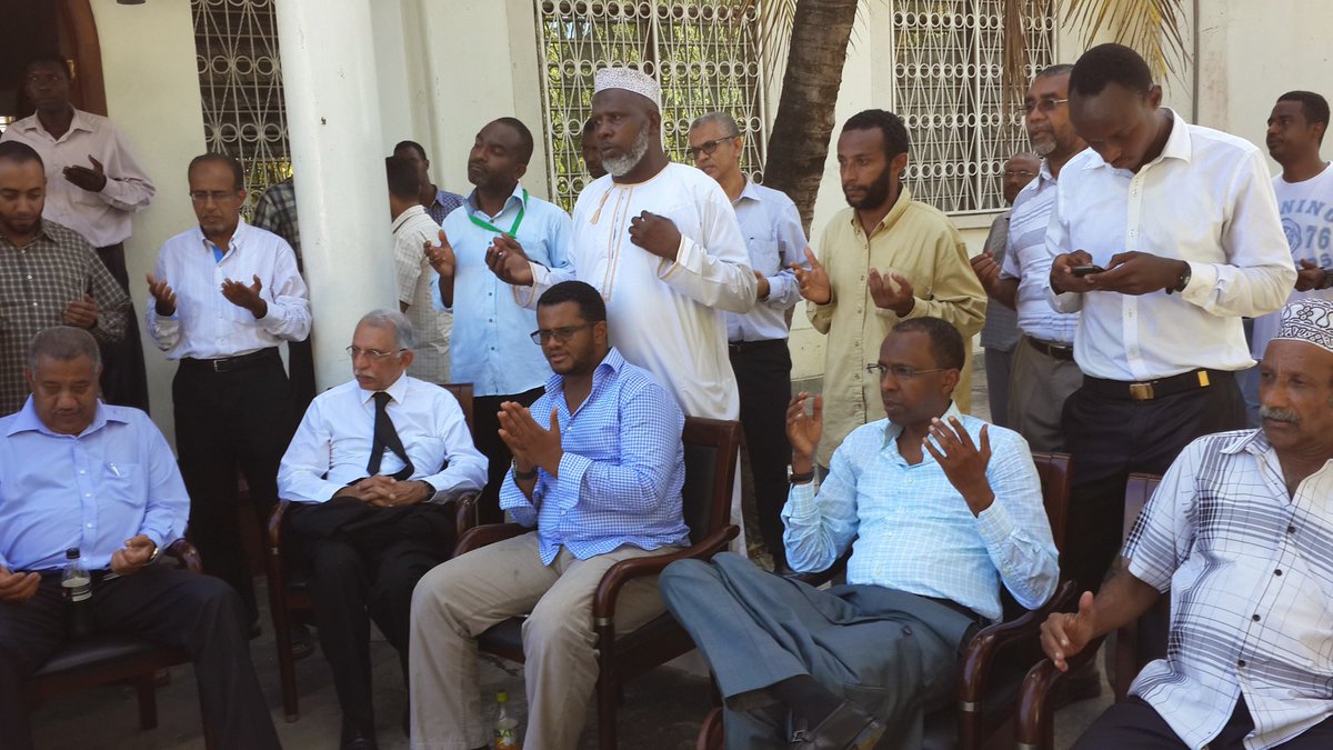 7 years ago today...after we brought to an end the political harassment and persecution of former Governor of Lamu Hon Timamy. In appreciation of my service and after refusing to take money as my fees the Elders as honor offered me........🤣🤣<a href="/HassanOmarH/">Senator Hassan Omar Hassan</a>