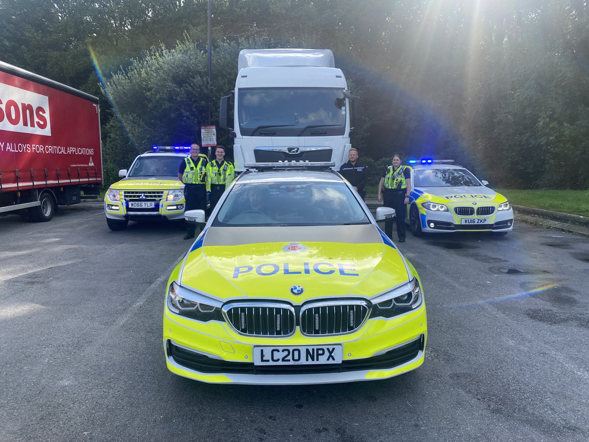 Glos Specialist Ops with colleagues from #GlosPolSpecials and our Local Policing Teams have been working on Op Peninsula, a regional op on our main roads using an unmarked vehicle from #HighwaysEngland to identify offences and educate drivers.

#SafeSpeeds24
#ProjectEdward