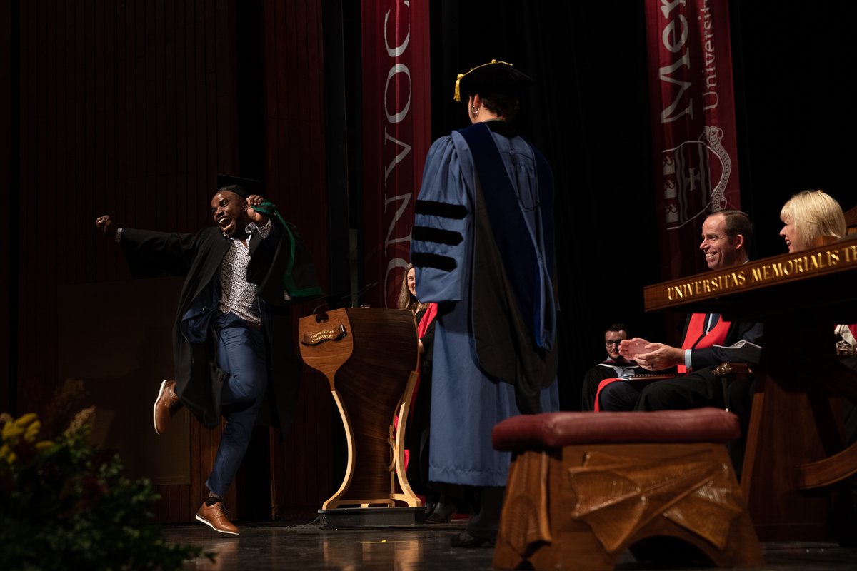 Fall 2021 grads! 
❗IMPORTANTNOTICE❗ You can now register to attend convocation ceremonies next month by visiting Self Service: www5.mun.ca/admit/twbkwbis… 
Note: spring 2020/fall 2020/spring 2021 grads will have opportunity to attend convocation in 2022. ow.ly/BFIk50GbhAm