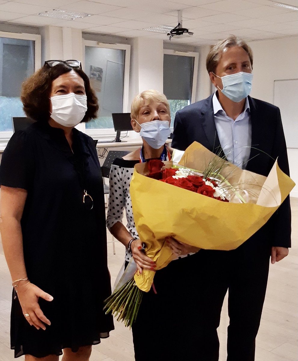 lpoirierdietz's tweet photo. En visite sur le site de l’AI du Blanc-Mesnil, j’ai été honorée d’avoir pu saluer Annie, assistante au sein de la Direction Réseaux #GRDFIDF, pour son départ après 49 années au service du professionnalisme gazier.
Au nom de @GRDF, je lui souhaite une belle et heureuse retraite ! https://t.co/Llobl4eiU2