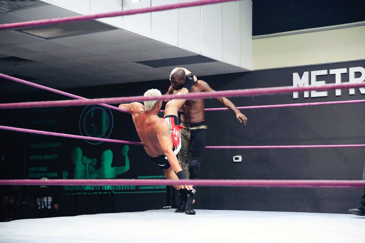ThatJDGriffey's tweet photo. Kick-tac-toe 🦶🏽🤕🤷🏽♂️ #kickstagasm #pun
• • •
#PrizeFightGriffey #SayLess #FightMore #muaythai #nakmuay #brazilianjiujitsu #bjj #wrestling #prowrestling #mma #fitness https://t.co/2WlNazY4rp