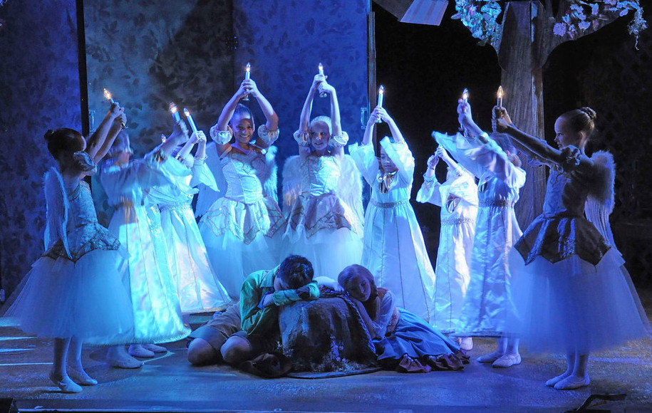 Opera Naples (@operanaples) on Twitter photo #TBT to 2011's Hansel & Gretel's Opera! While based on the familiar fairy tale, this opera expresses an essential human experience of overcoming challenges. We encourage you to invite someone to #MeetOpera and bring them to next month's Hansel & Gretel!
#meetopera <a href="/OPERAAmerica/">OPERA America</a> #TBT to 2011's Hansel & Gretel's Opera! While based on the familiar fairy tale, this opera expresses an essential human experience of overcoming challenges. We encourage you to invite someone to #MeetOpera and bring them to next month's Hansel & Gretel!
#meetopera <a href="/OPERAAmerica/">OPERA America</a>