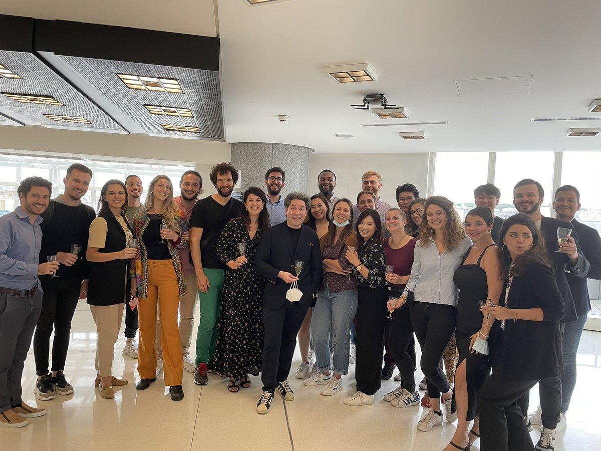 Myriam Mazouzi (@myriammazouzi) on Twitter photo Très belle rencontre entre les artistes de l’Académie de l’<a href="/operadeparis/">Opéra de Paris</a> et le maestro <a href="/GustavoDudamel/">Gustavo Dudamel</a> ! Muchas gracias Maestro! Très belle rencontre entre les artistes de l’Académie de l’<a href="/operadeparis/">Opéra de Paris</a> et le maestro <a href="/GustavoDudamel/">Gustavo Dudamel</a> ! Muchas gracias Maestro!
