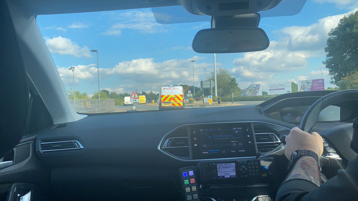 GMPOldham's tweet photo. #InADaysWork | We’re on response duty with PC Clegg this afternoon to follow the emergency incidents being called in across the town. https://t.co/n6NOCR8WSB