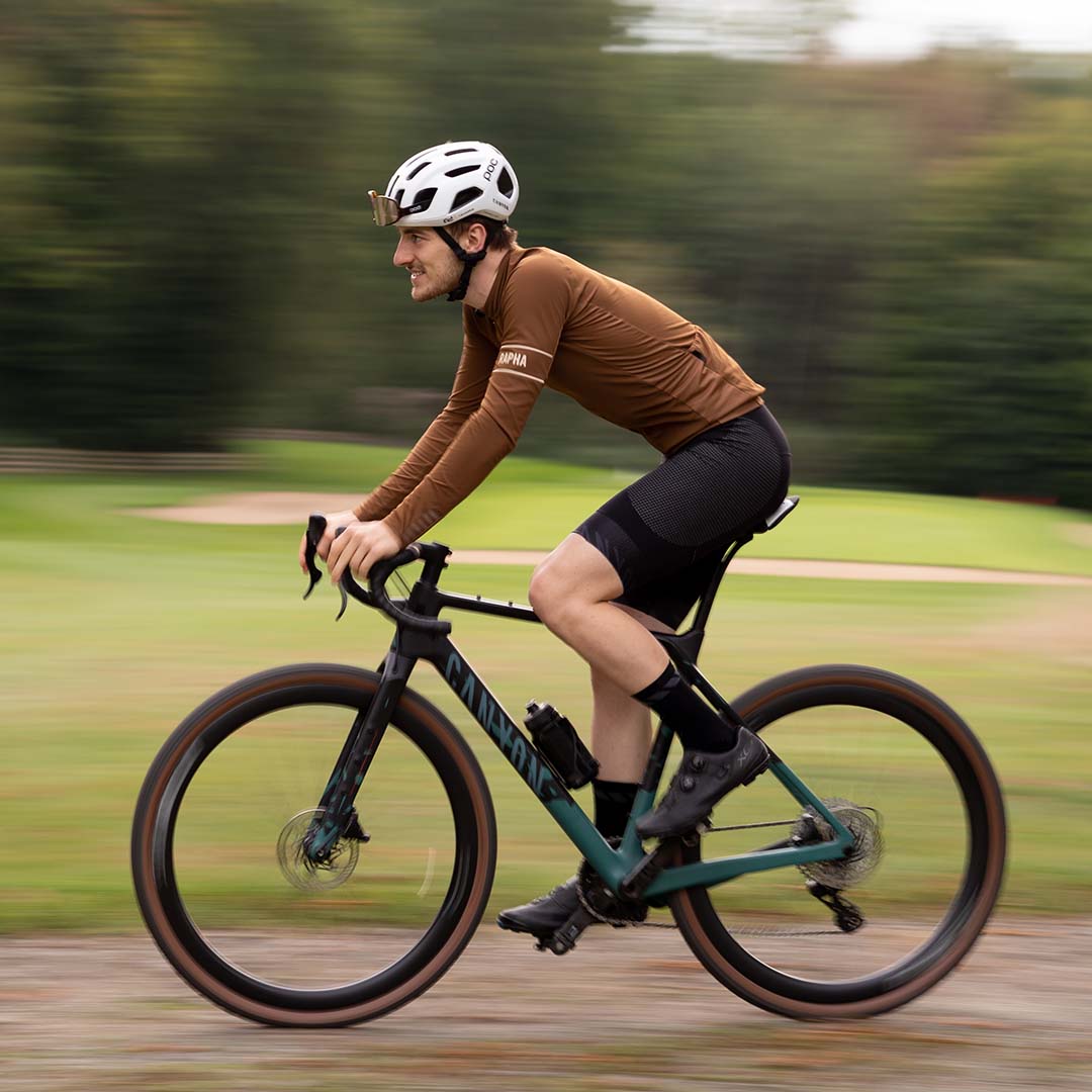 Gravel riding provides endless opportunity- you can ride all sorts of terrain, go bikepacking or shred rooty single tracks. Our Dual Student Product Manager, Moritz, prepared a survey to help understand what you need in a gravel bike.

Share your thoughts: canyon.eu.research.net/r/BJB75LM?lang…
