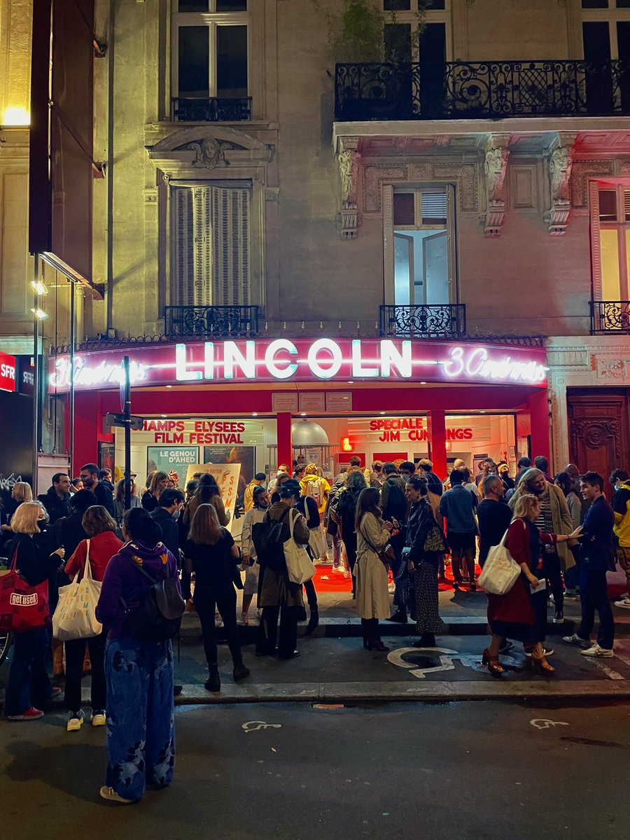 sirinemadani_'s tweet photo. Après le génial Thunder Road, @jimmycthatsme revient avec #TheBetaTest, comédie acerbe sur les dérives d’Hollywood. Avant-première ce soir au cinéma Le Lincoln - 20:45, à l’occasion du @CEfilmfestival qui lui consacre une rétrospective. Qui y sera ? #CEFF2021 https://t.co/Z7JeyaGpeO