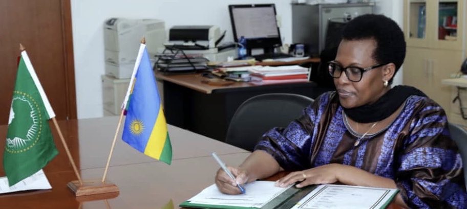 RwandainAddis's tweet photo. Today Rwanda, thru Amb. @HTGasatura, signed the Amendment to Article 10(4) of the 2009 African Civil Aviation Commission Constitution on Plenary Quorum. Rwanda is the 8th MS to sign the amendment. 15 ratifications required. @HEDrAbouZeid @RwandaCAA https://t.co/ZB728ZiD5N