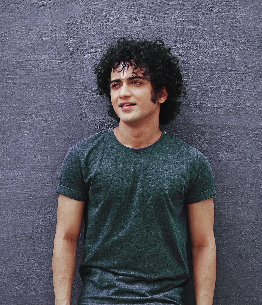 thankyousumedh's tweet photo. @Beatking_Sumedh Innocence he keeps in him, love he keeps in Heart, the reliability he keeps in soul, makes him RAREST & Purest among all ❤️🌎
#46DaysLeft
#OurSunshinesBdayCountdowm https://t.co/ZePblLVqGA
