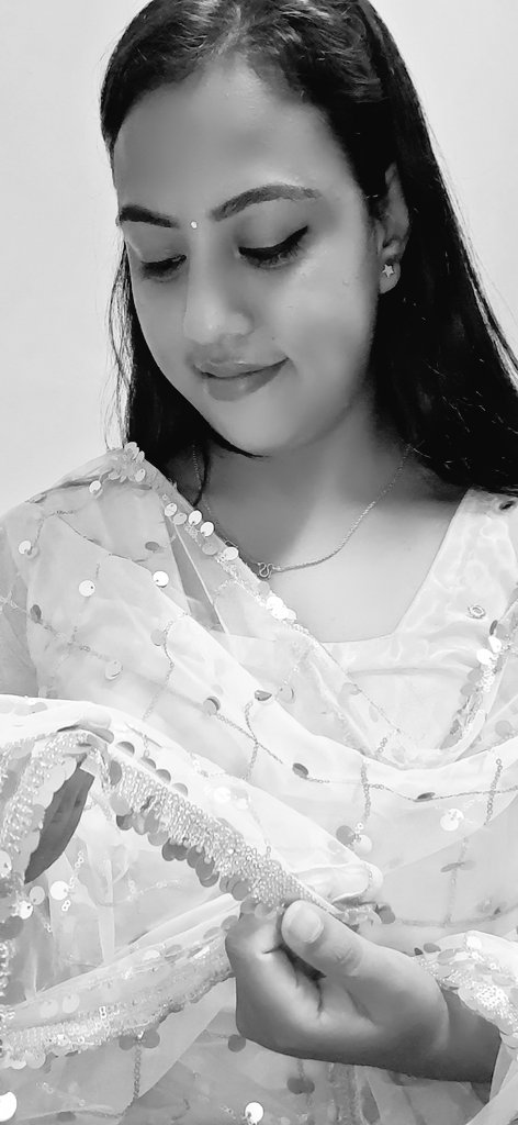 जिन्दगी पनि Display उडेको मोबाइल 
झै भएको छ,
चल्न त चलिरहेको छ तर के चलिराको 
छ थाहा छैन ❤️