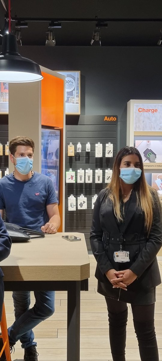 À Reims, une journée très riche en échanges entre les équipes des boutiques du Grand Nord Est, du Marketing <a href="/Orange_France/">Orange France</a> et <a href="/OrangeBankFR/">Orange Bank</a> Merci <a href="/PdeLeusse/">Paul de Leusse</a> et <a href="/laetitia_orsini/">Laetitia Orsini Sharps</a> pour votre présence ! Chez <a href="/orange/">Orange</a> on a un bon mobile pour rejoindre #OrangeBank 😉 <a href="/LudovicGuilcher/">Ludovic Guilcher</a>
