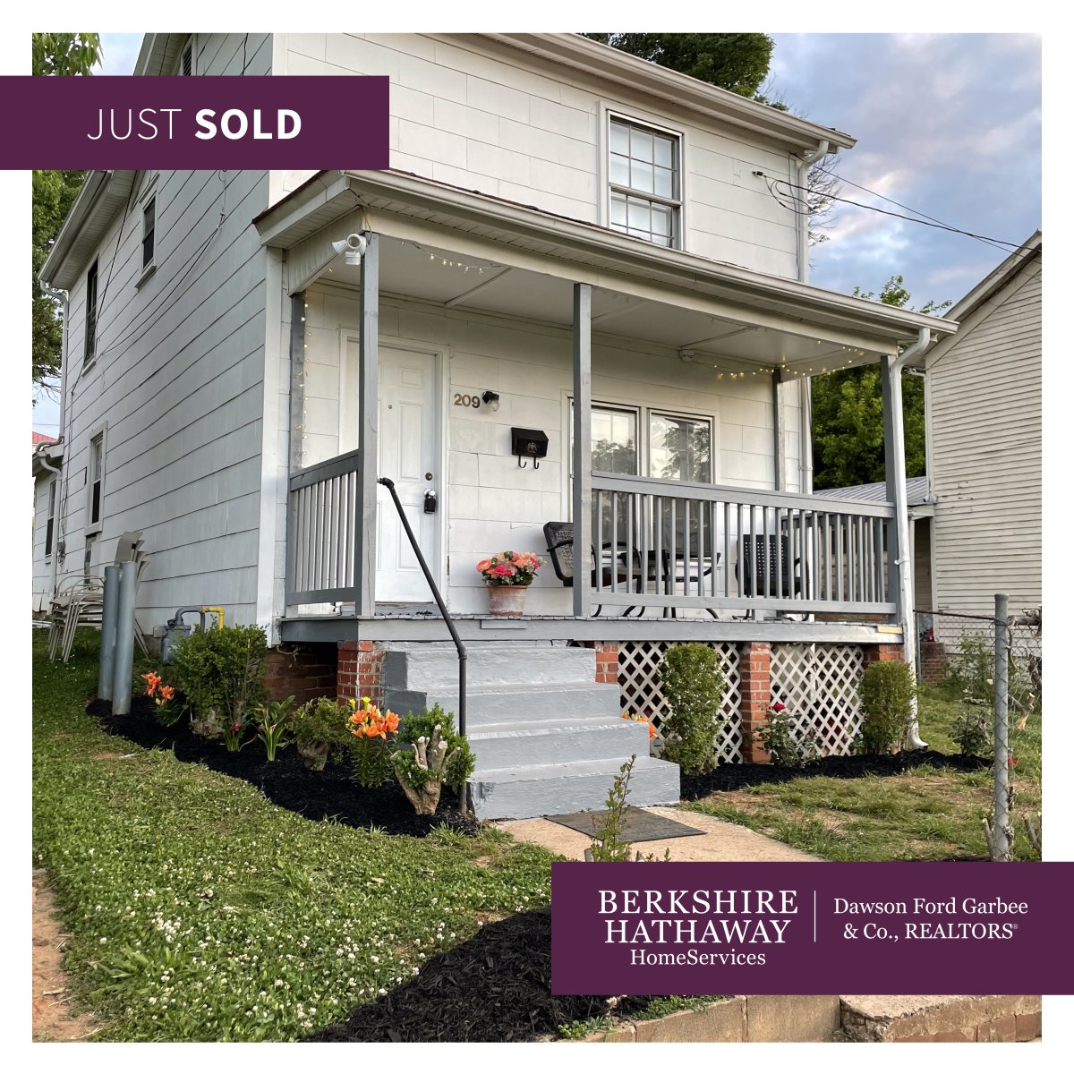 This 3 bedroom, 2 bathroom home in Daniels Hill was Just Sold. I am excited for the new owners! 

Let me help you find or sell your home. 

#realtor #downtownlynchburg