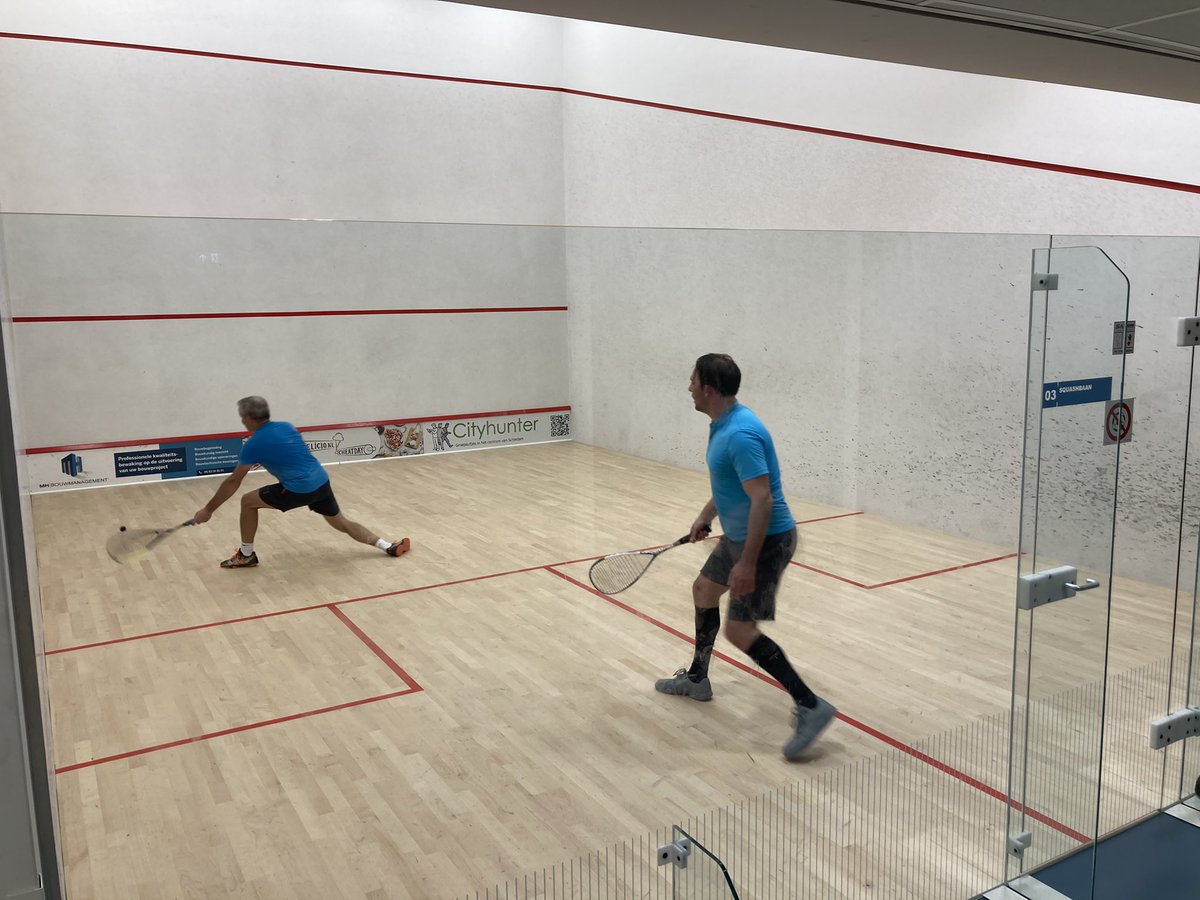 Morgen begint voor onze vier squashteams de competitie. Veel succes gewenst allemaal!