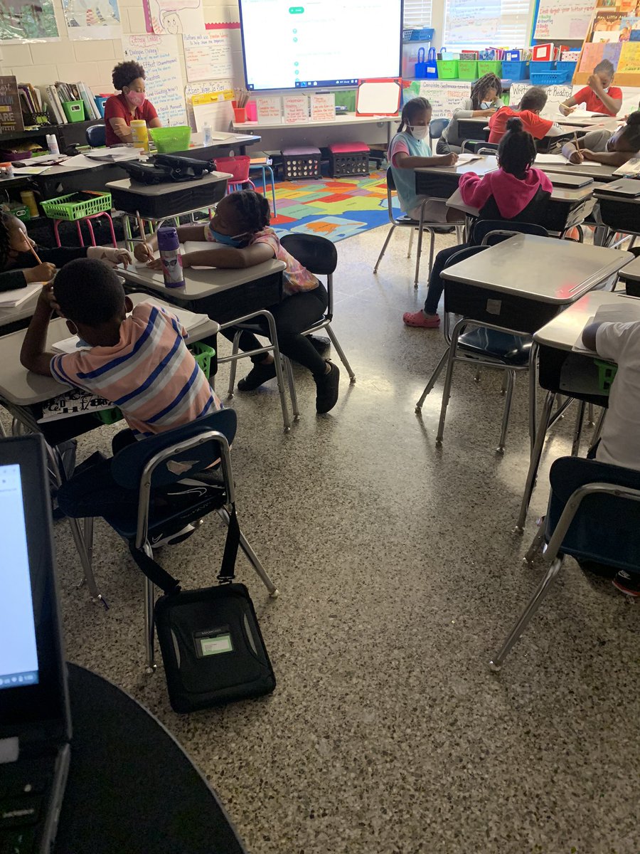 Morning pages, even in the afternoon, still have the same effects. Students are really taking ownership of their writing. After all, they are all authors! @kamilah_gordon keeps her students engaged by encouraging them. 📝❤️#everybodywrites @ATKBears @TiffCampbell98 #GSCSELA