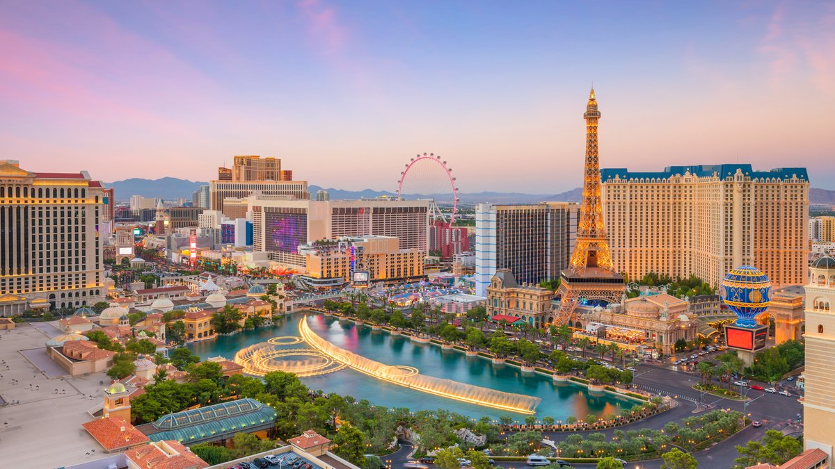 Expedia tweet media