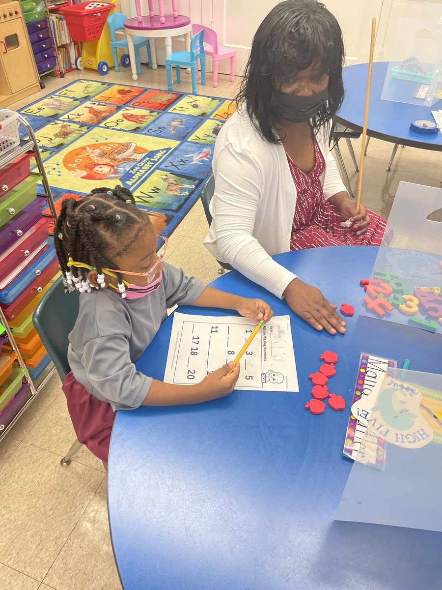 SaintFrancisXa3's tweet photo. Just another day in the life of Primary School! Scholars at work! #CCAjoy #CCAlearn-ers #CCA #ThursdayMotivation https://t.co/dGHeWBNxMR
