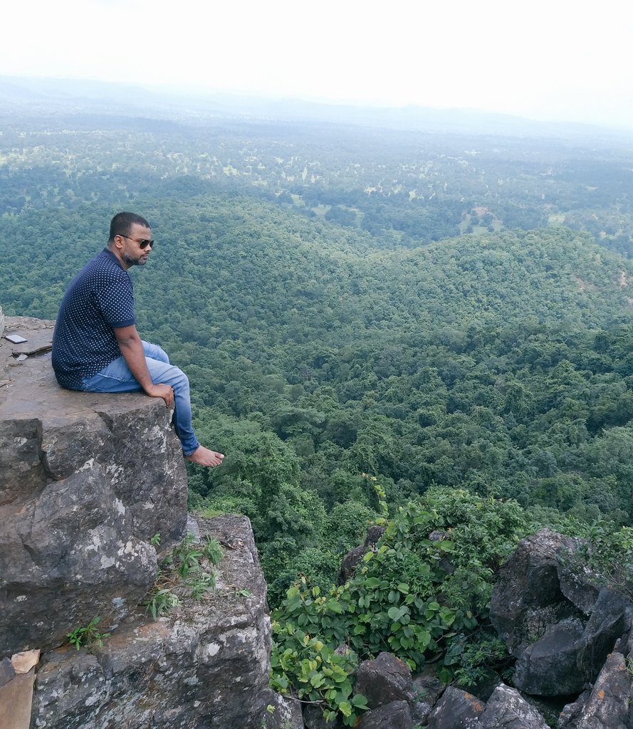 AwadheshMishra_'s tweet image. बस यही दो मसलें ज़िन्दगी भर हल ना हुए,
ना नींद पूरी हुई ना ख्व़ाब मुक़मम्ल हुए।

#Moodoff
#Buthappy