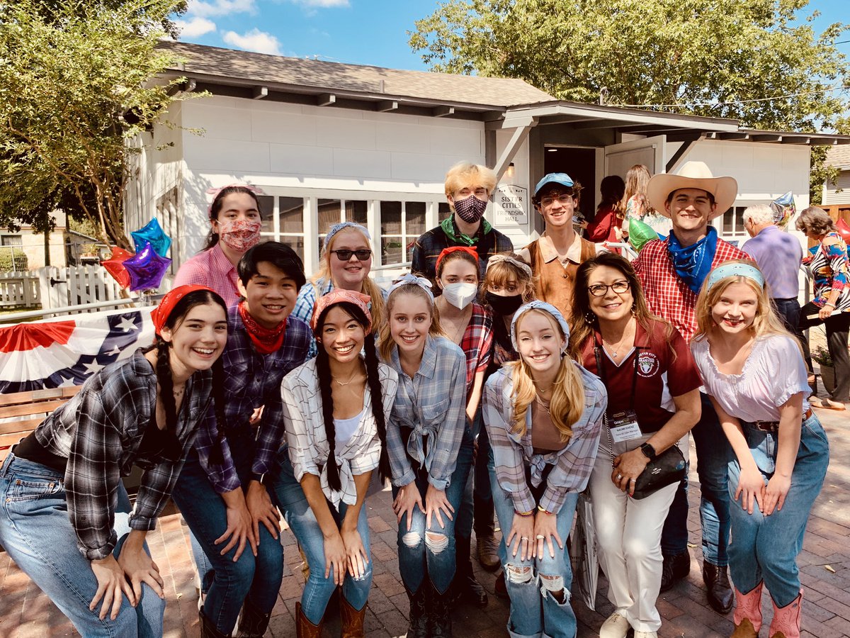 GHSTheatre1574's tweet photo. “Deep in the Heart of Grapevine”Sister City performance and Friendship Hall dedication 🤠💙❤️@GrapevineTXCity @GCISD @GCISDFineArts @Grapevine_HS #rahrahrahmustangsfight #weareGCISD #gcisdfinearts https://t.co/liihylMxwU