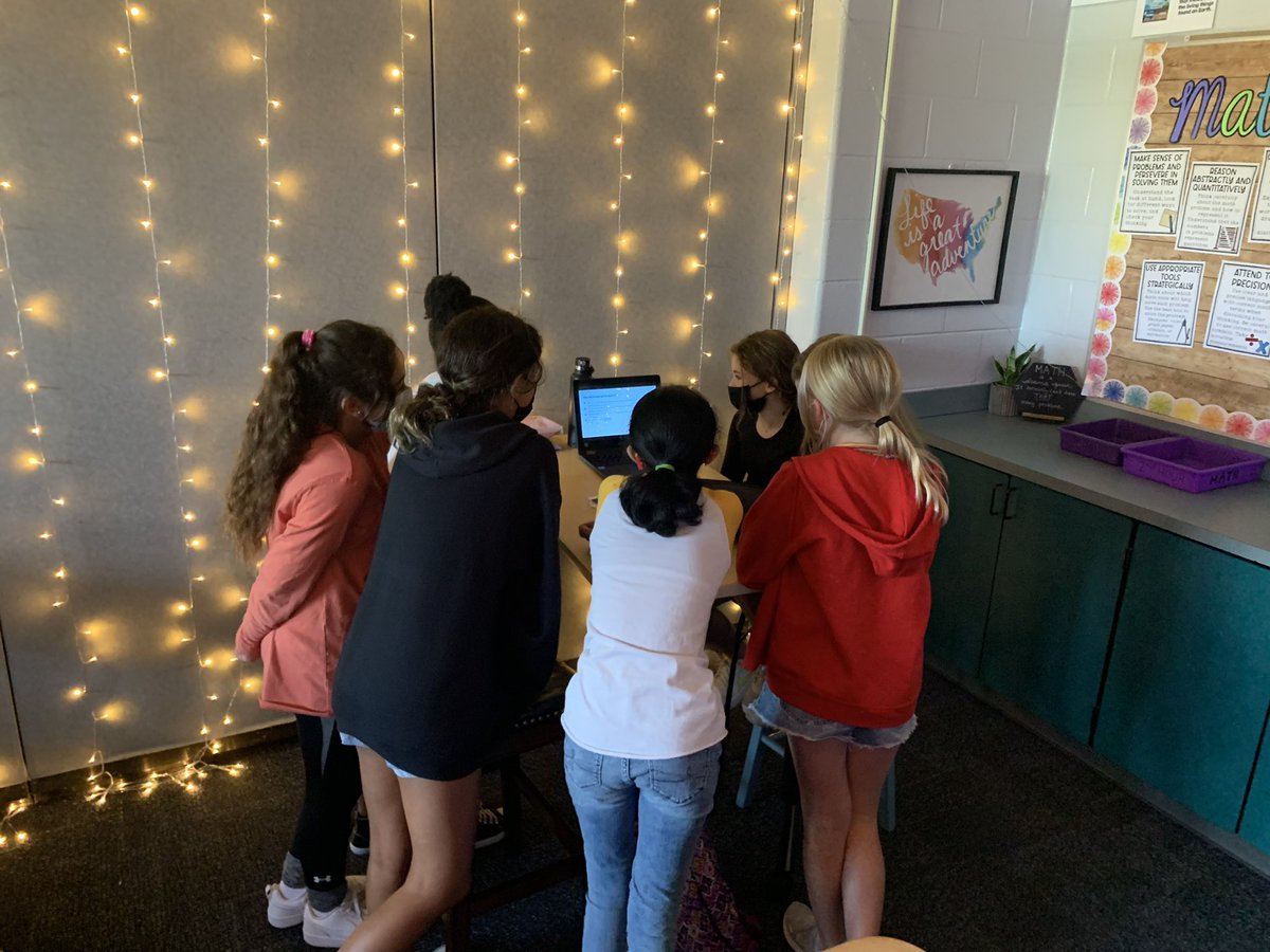 MrsHolsapple's tweet photo. 6th Grade Science Planet Presentations! https://t.co/QH5ihd7W7L