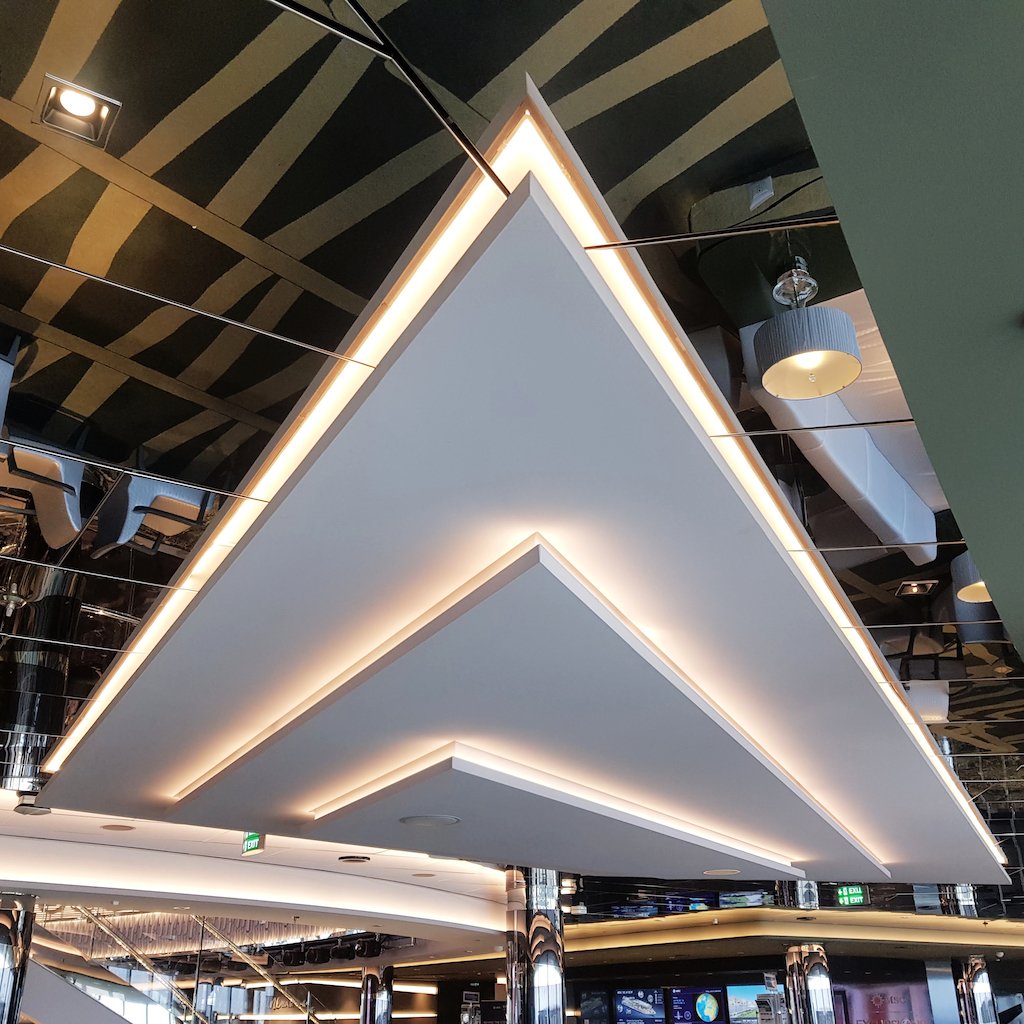 VCutLtd's tweet photo. How much fun is that ceiling? 
From triangular to rectangular without being obvious? 
Yes it has been done many times but then again, in this images it looks like something new. Love it, do you? https://t.co/OOTn9Vo9nq