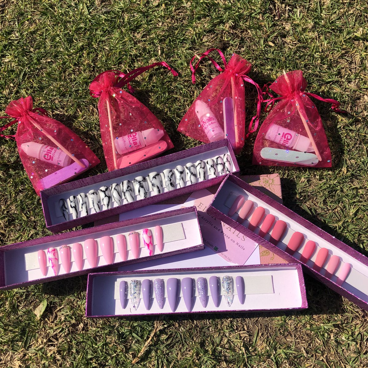 ella_nnails's tweet photo. Self care plug🔌 

You know the feeling of having your hair done, nails did and lashes on fleek? Yep, we got you covered.

Get your
-Strip or magnetic lashes
-Press on nails
And enjoy the self care experience at the comfort of your own home. Visit our website to order

#Boohle RT https://t.co/2mcvF2RWSc