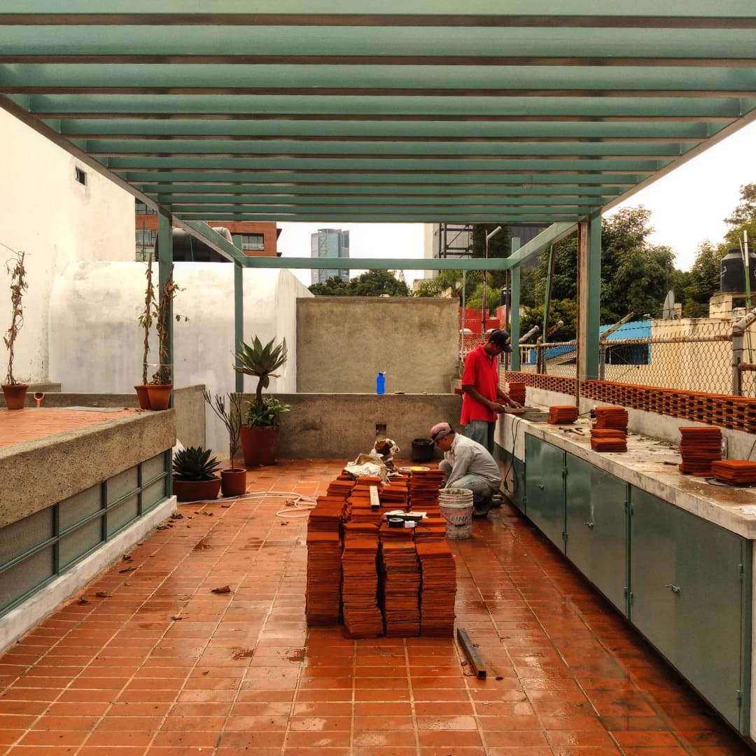 tachi_villalba's tweet photo. Me gusta ese momento del "ya mérito termino" en las obras que me toca participar, entre estrés y el detalle fino.

@finolozano https://t.co/5sU3jbLDBN
