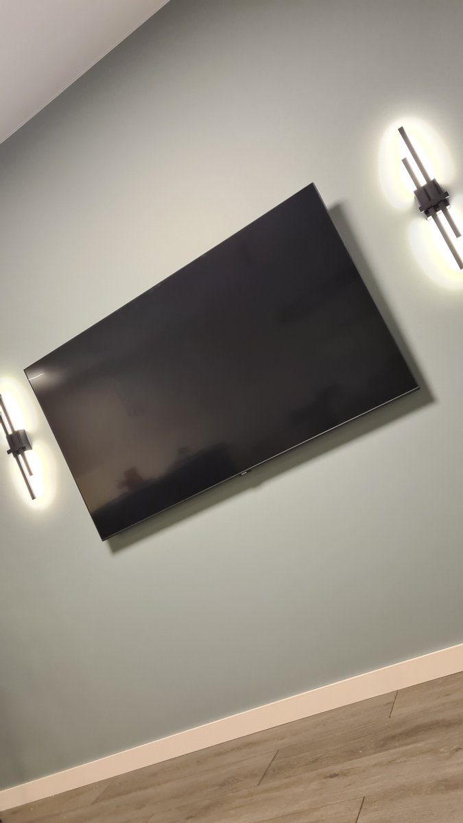 ID0ntHaveAUse's tweet image. just bought my own house! #thanksdevex and shoutout to anyone who commissioned me in the past!🤠