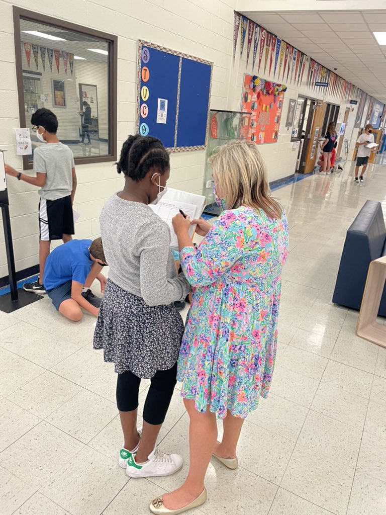 Do you even math? How to engage kids: math in their language, emojis 💙 @kalee_criner <a href="/GRISHAM_MS/">Grisham MS</a>