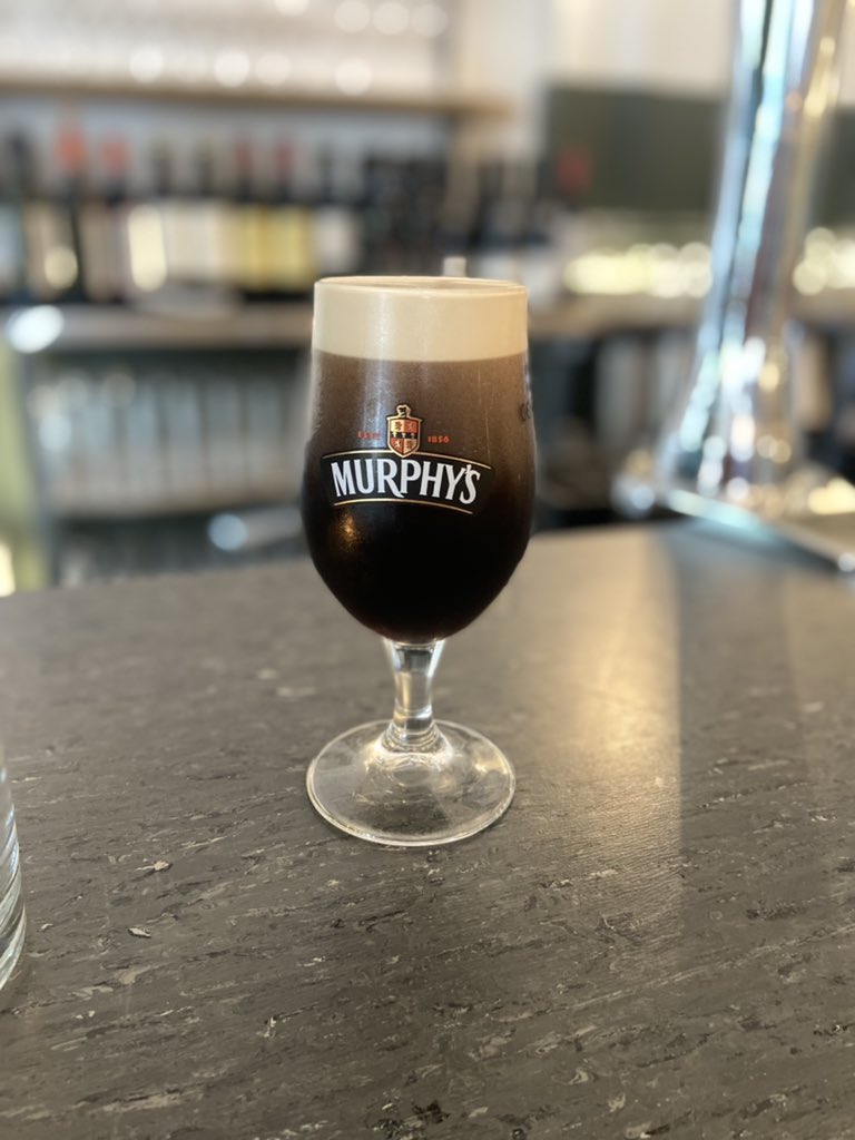 docklandcork's tweet photo. Somethings are just perfect the way they are โฅ๏ธ #murphysstout #purecork https://t.co/hF0Djrp4a9