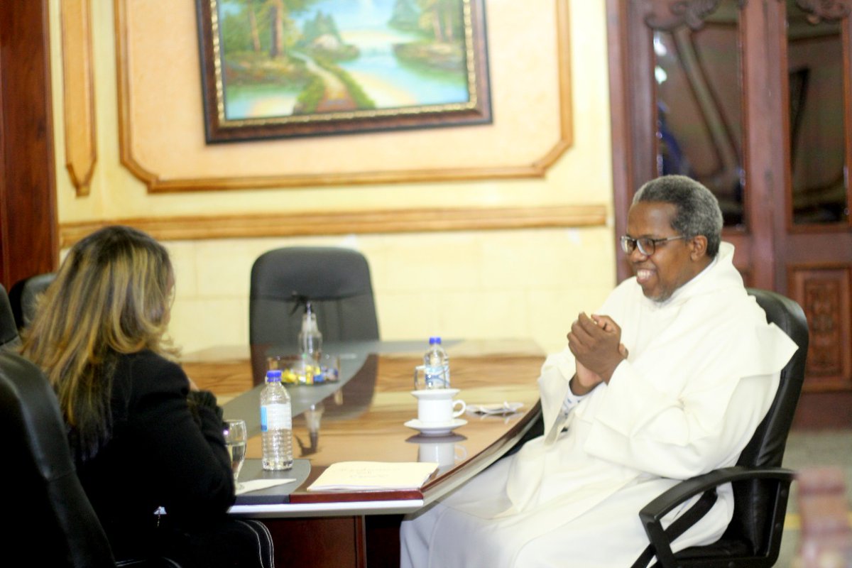 EnapEscuela's tweet photo. La Directora General de la ENAP, Gladys Esther Sánchez Richiez, sostuvo una reunión con el Capellán General de Prisiones, Fray Arístides Jiménez Richardson, donde trataron temas relativos a la formación en valores y dignidad del personal penitenciario.
@p_penitenciaria 
@ONU_RD https://t.co/SDTP3RfXrC